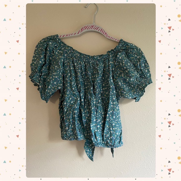 American Eagle tie-back Puff cropped tee in Medium - Picture 3 of 3